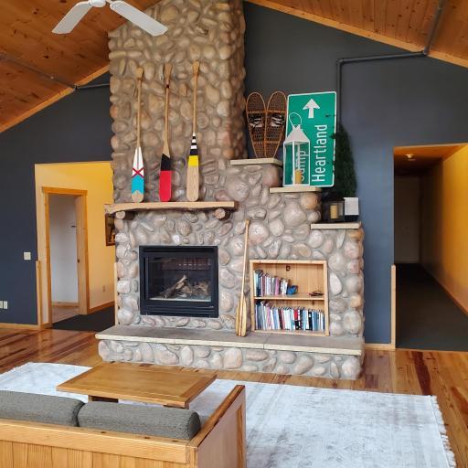 Fireplaceroom (2).jpg