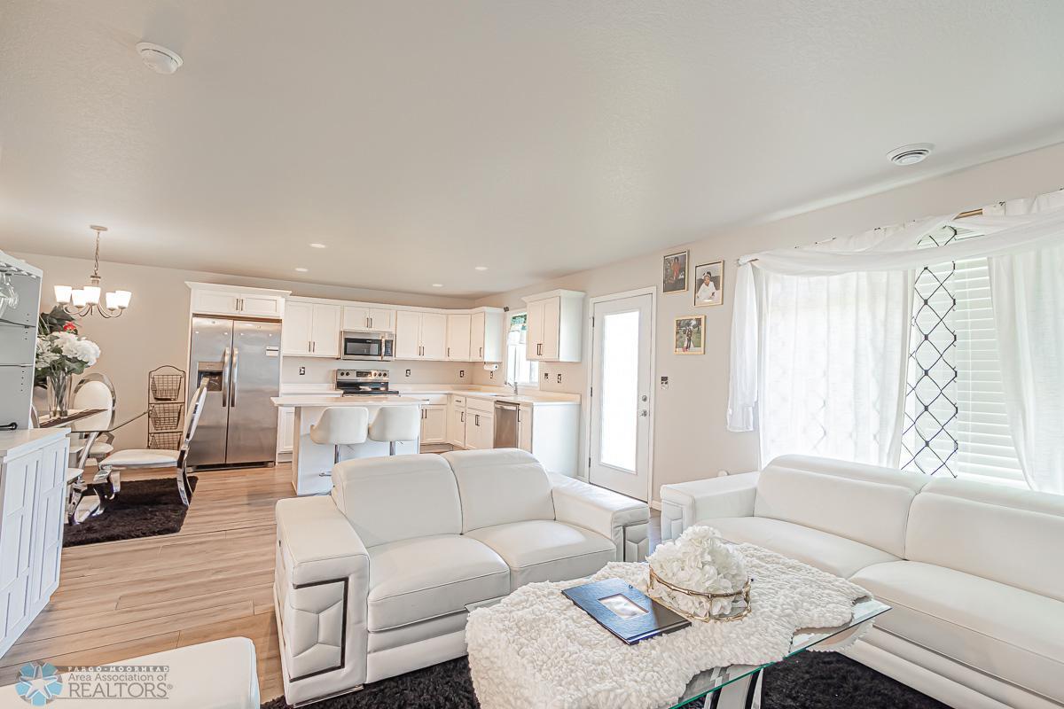 3628 Chinook Dr S, Fargo, ND 58104-09.jpg