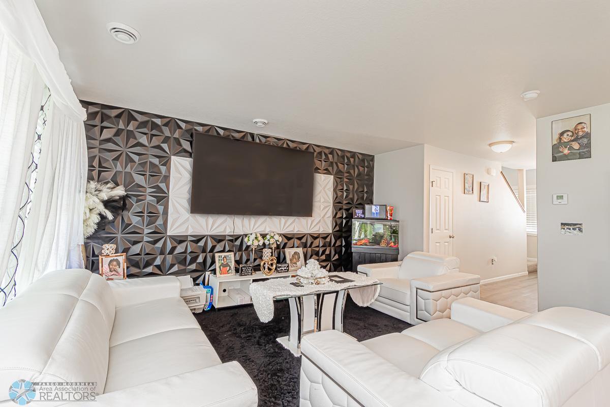 3628 Chinook Dr S, Fargo, ND 58104-08.jpg