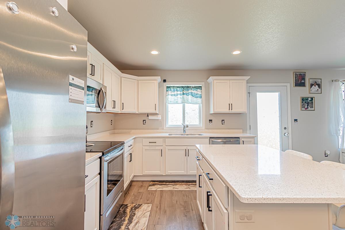 3628 Chinook Dr S, Fargo, ND 58104-13.jpg