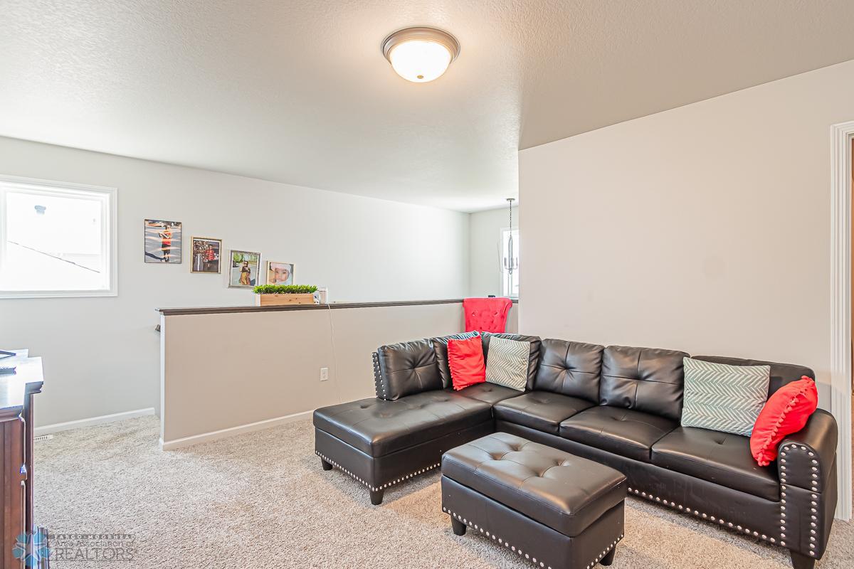 3628 Chinook Dr S, Fargo, ND 58104-19.jpg