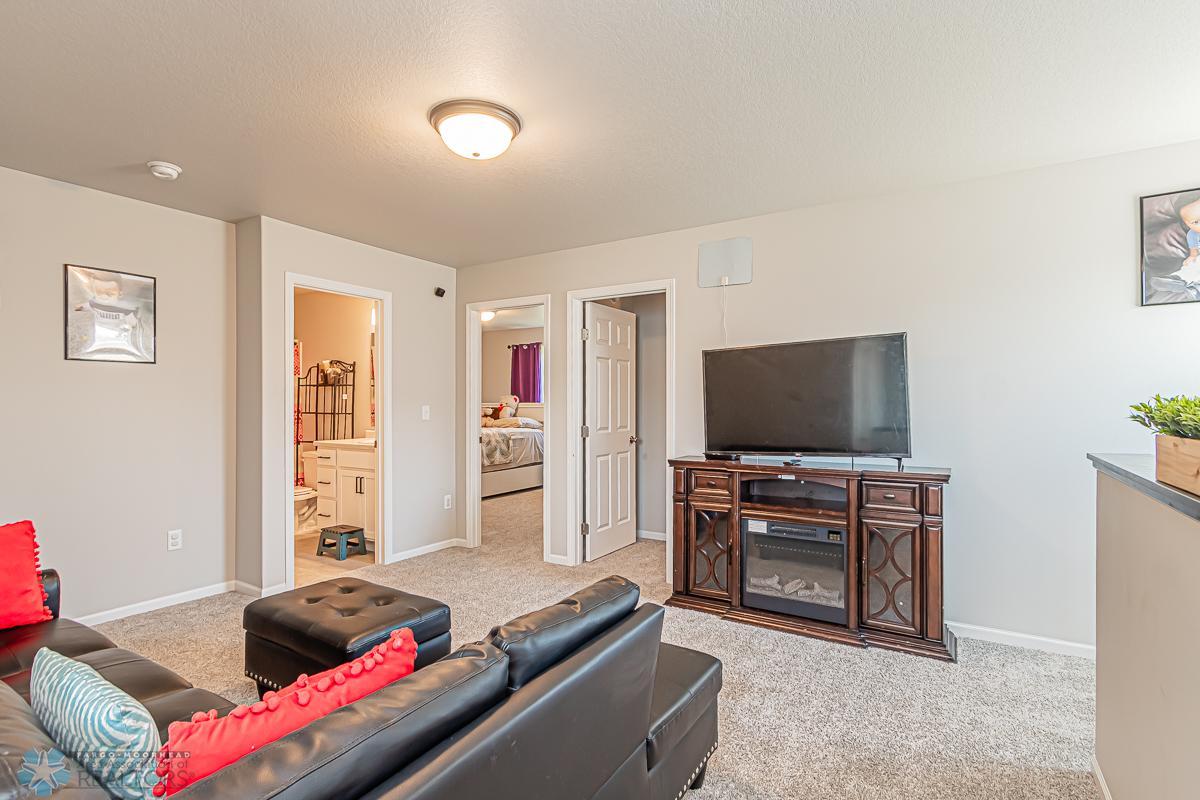 3628 Chinook Dr S, Fargo, ND 58104-18.jpg