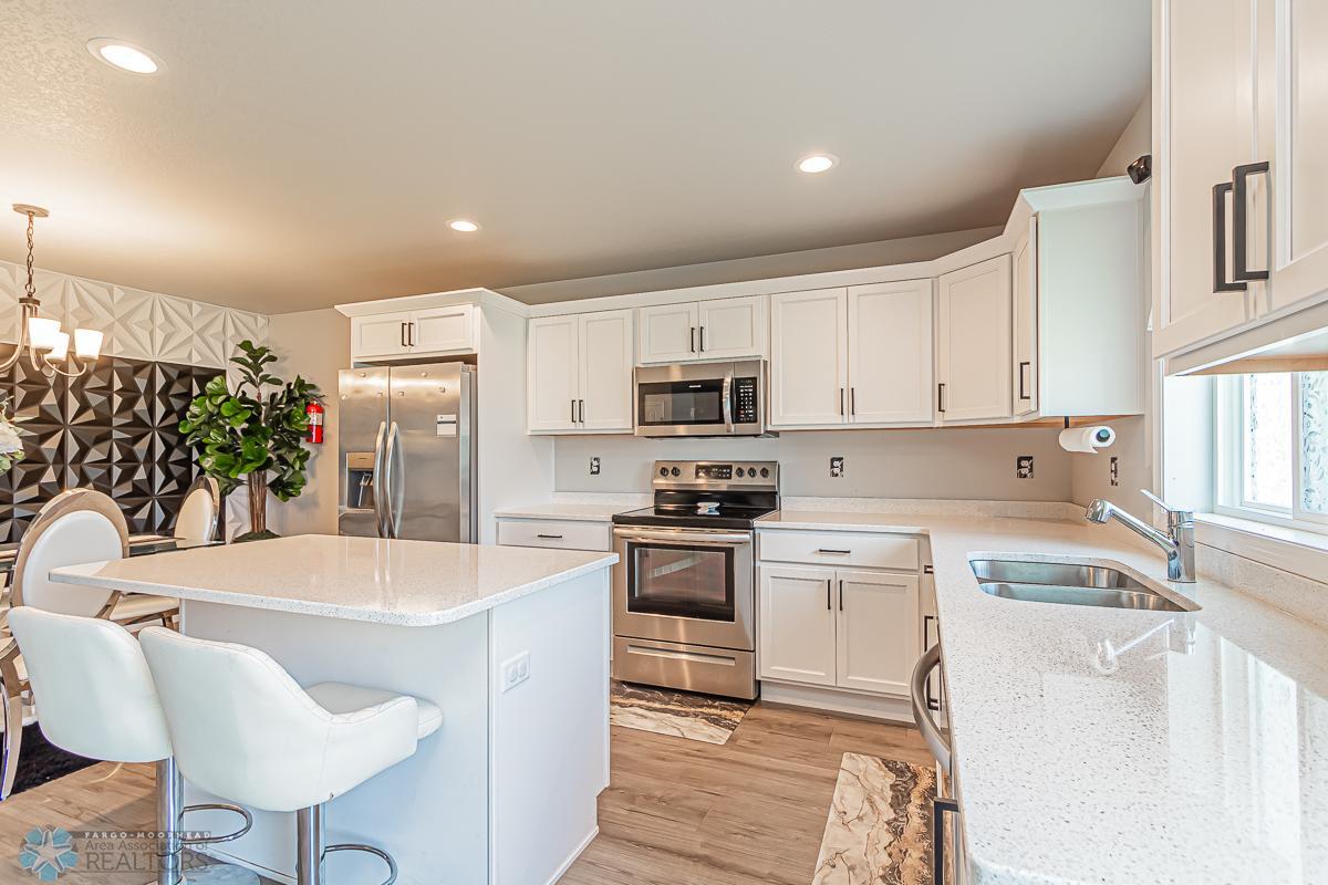 3628 Chinook Dr S, Fargo, ND 58104-11.jpg
