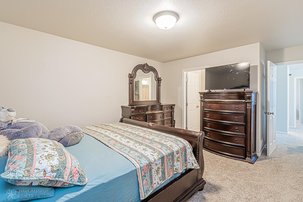 3628 Chinook Dr S, Fargo, ND 58104-21.jpg