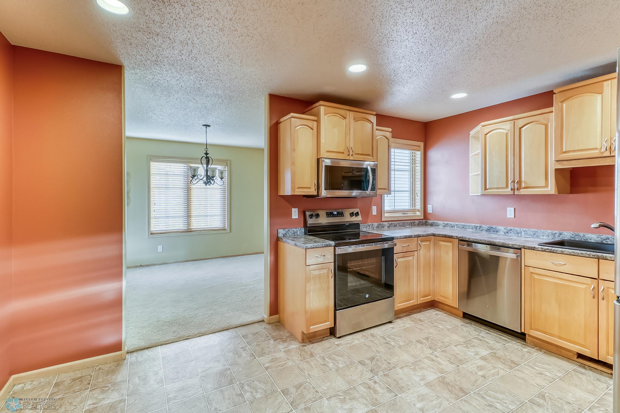 Kitchen1_3 (1).jpg