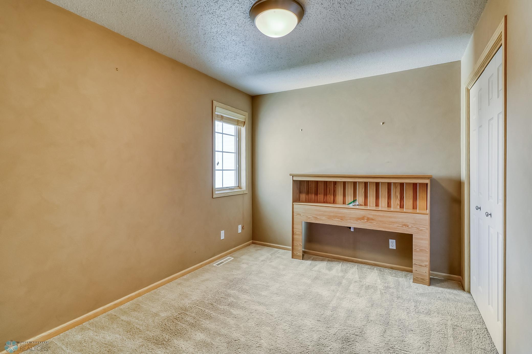 Bedroom2_2.jpg