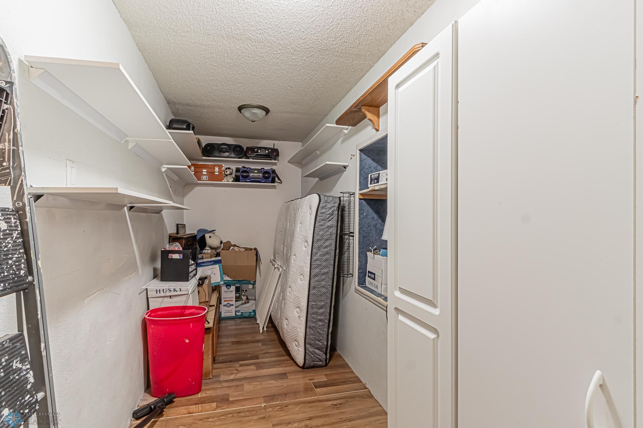 627 7th ave W, West Fargo, ND-36.jpg