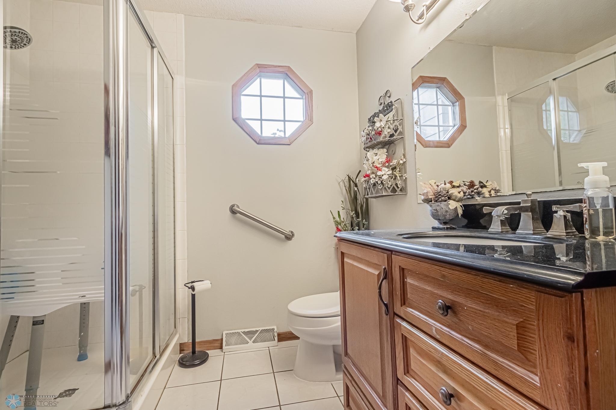 627 7th ave W, West Fargo, ND-17.jpg