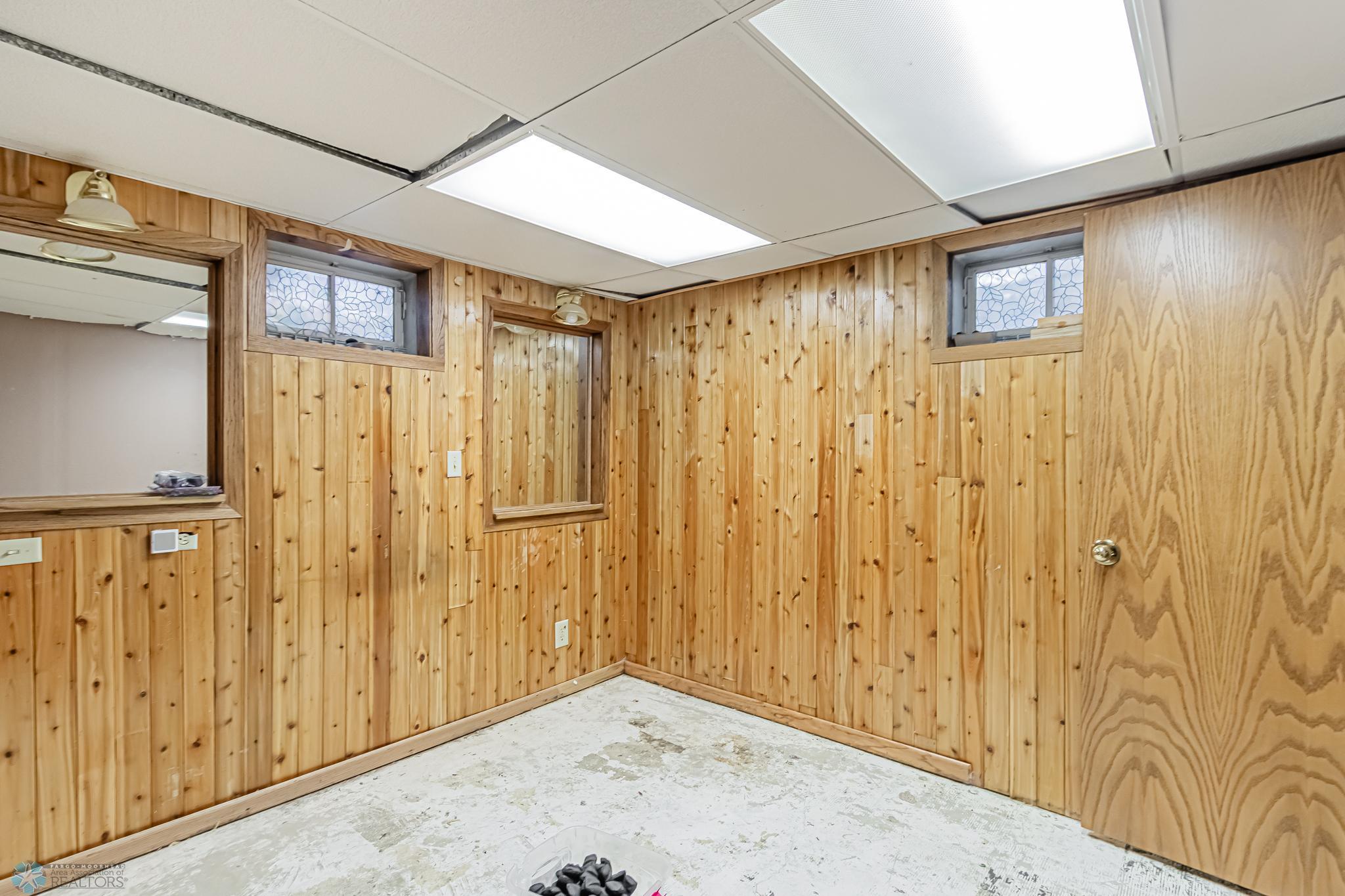 627 7th ave W, West Fargo, ND-39.jpg