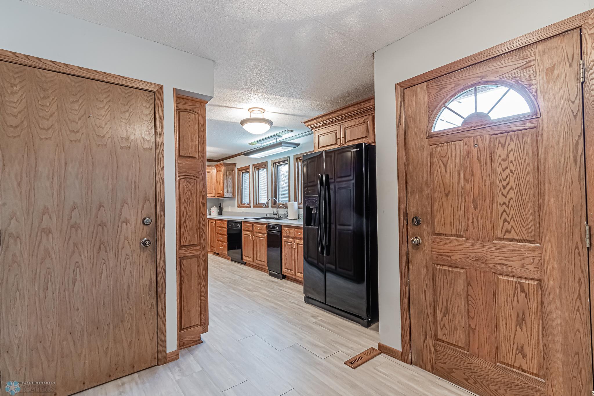627 7th ave W, West Fargo, ND-07.jpg
