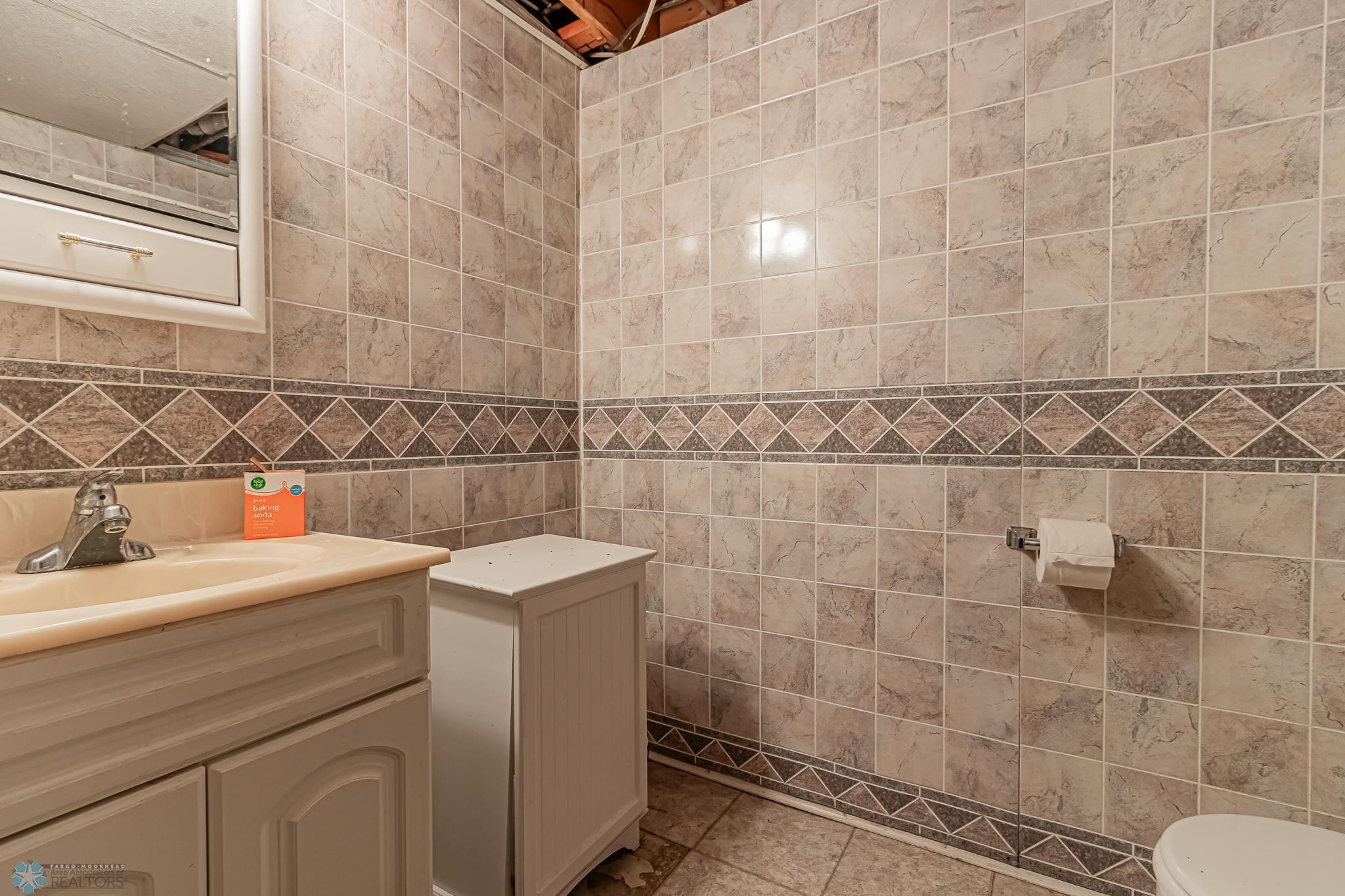 627 7th ave W, West Fargo, ND-46.jpg
