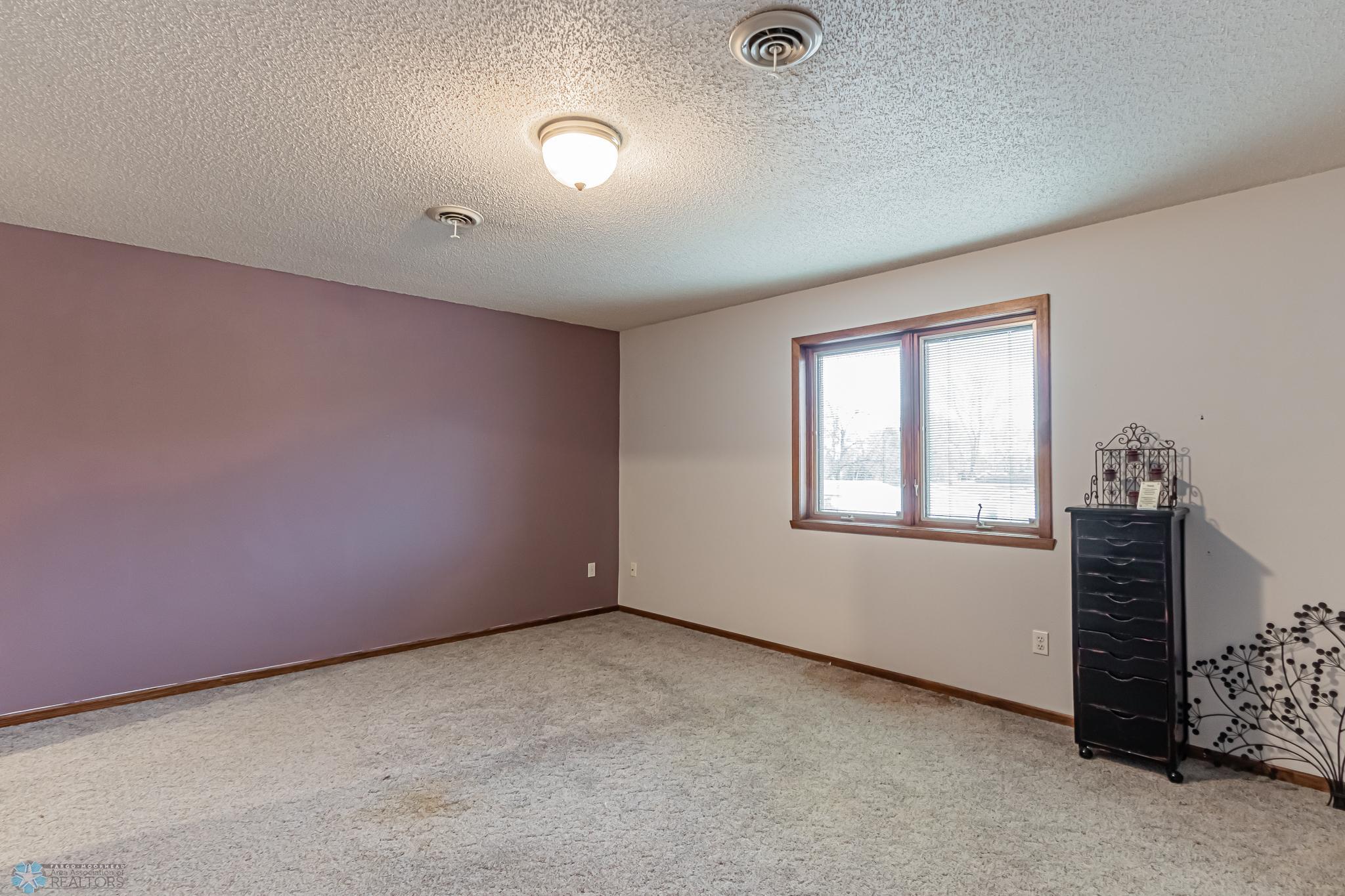 627 7th ave W, West Fargo, ND-27.jpg