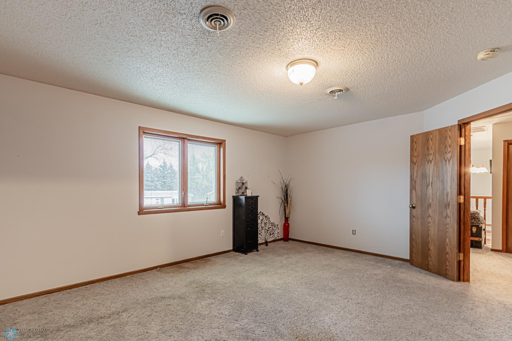 627 7th ave W, West Fargo, ND-29.jpg