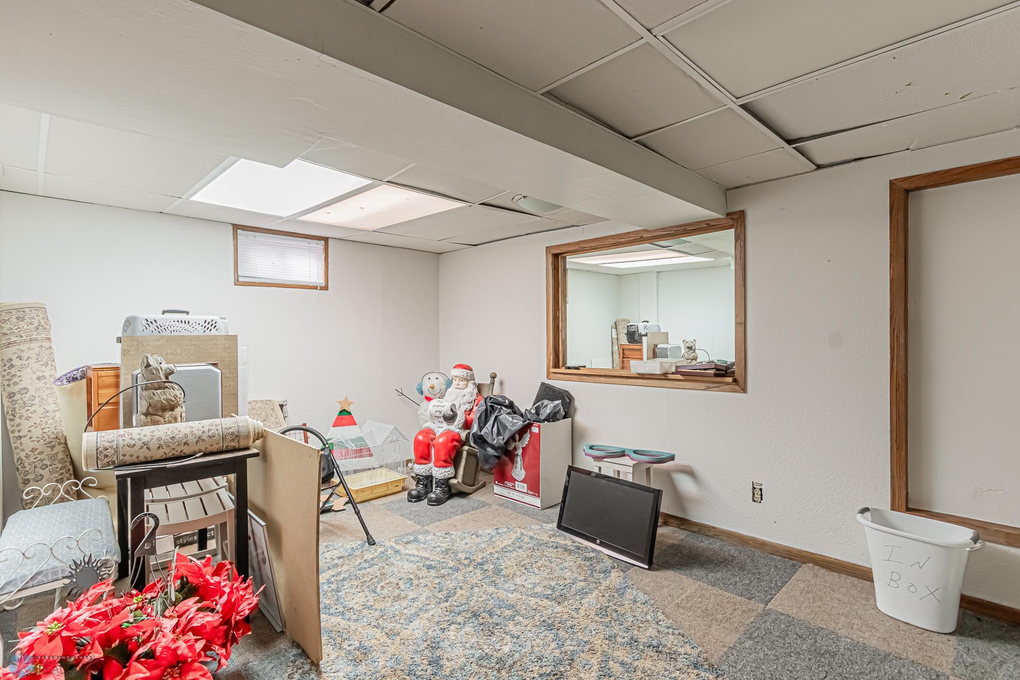 627 7th ave W, West Fargo, ND-43.jpg