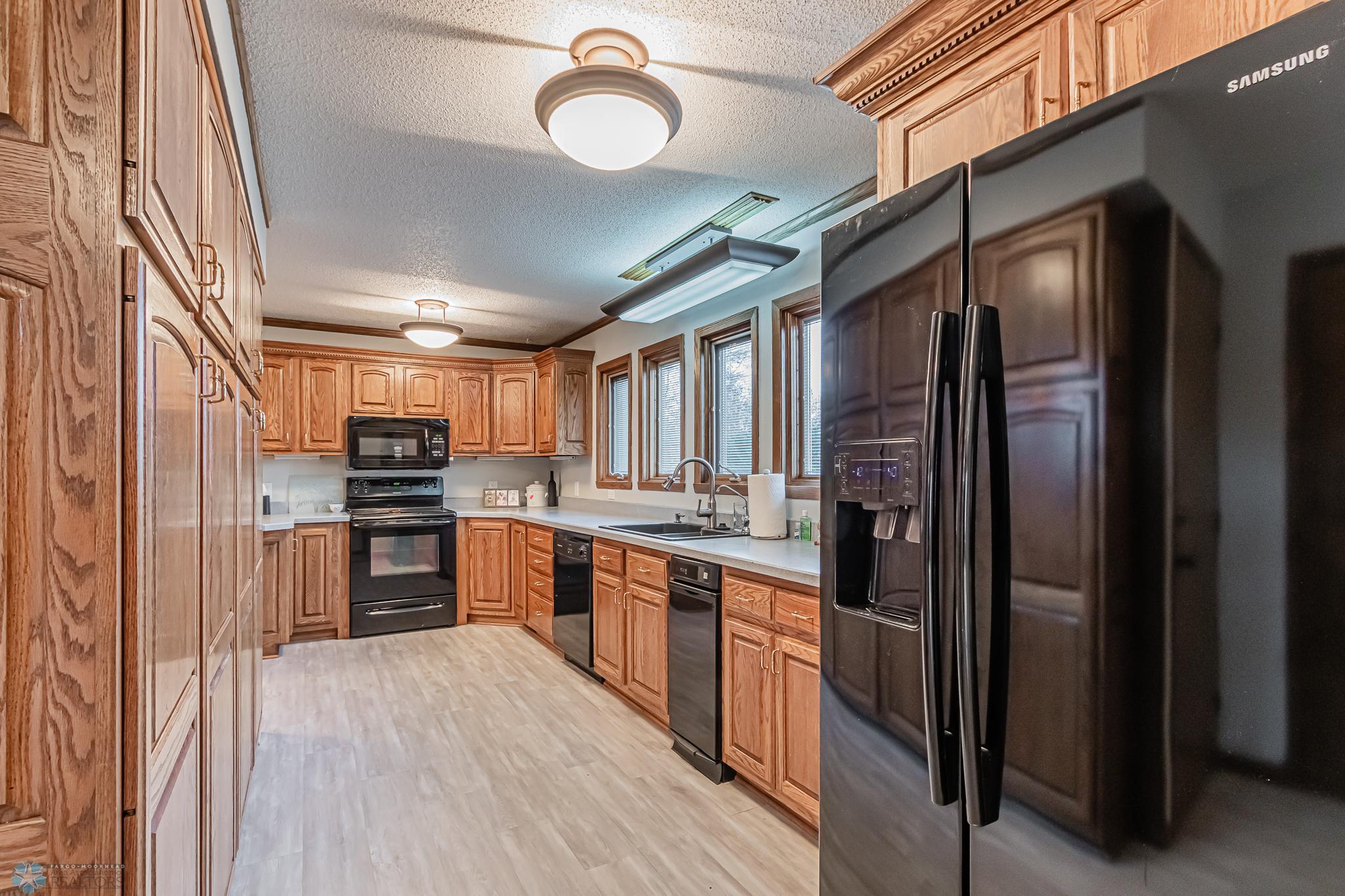 627 7th ave W, West Fargo, ND-08.jpg