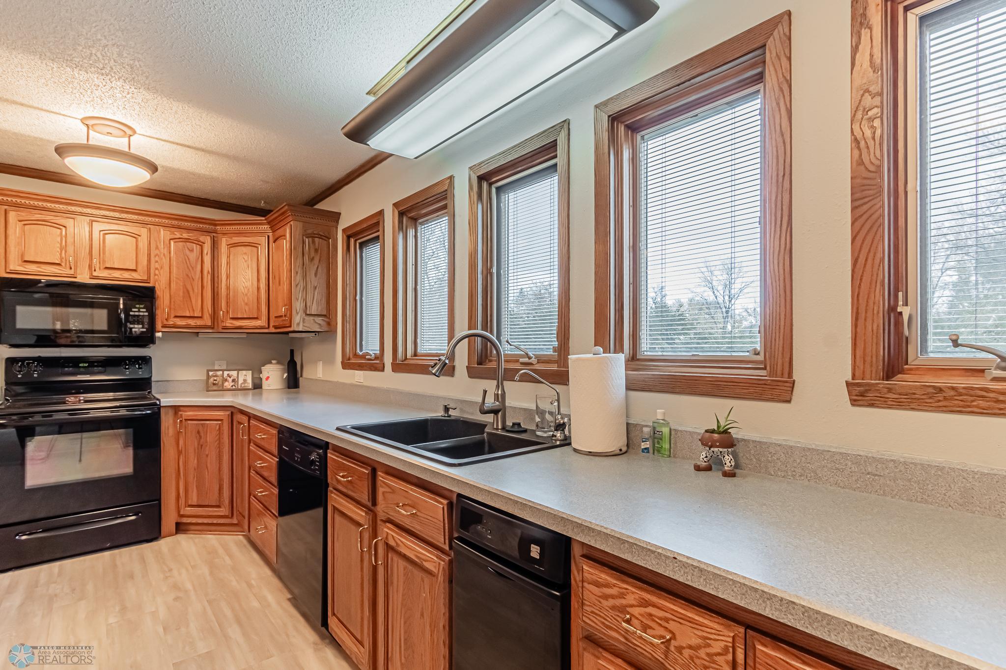 627 7th ave W, West Fargo, ND-09.jpg