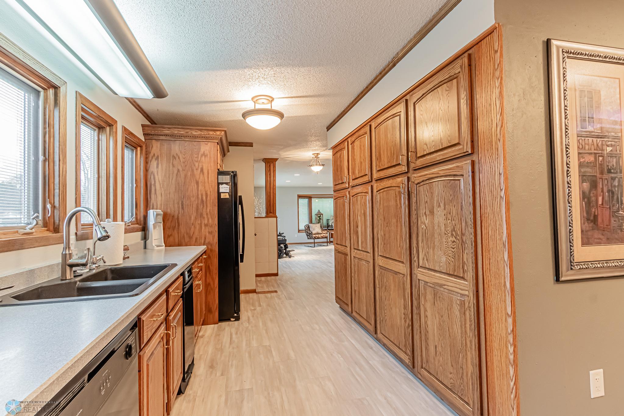 627 7th ave W, West Fargo, ND-11.jpg
