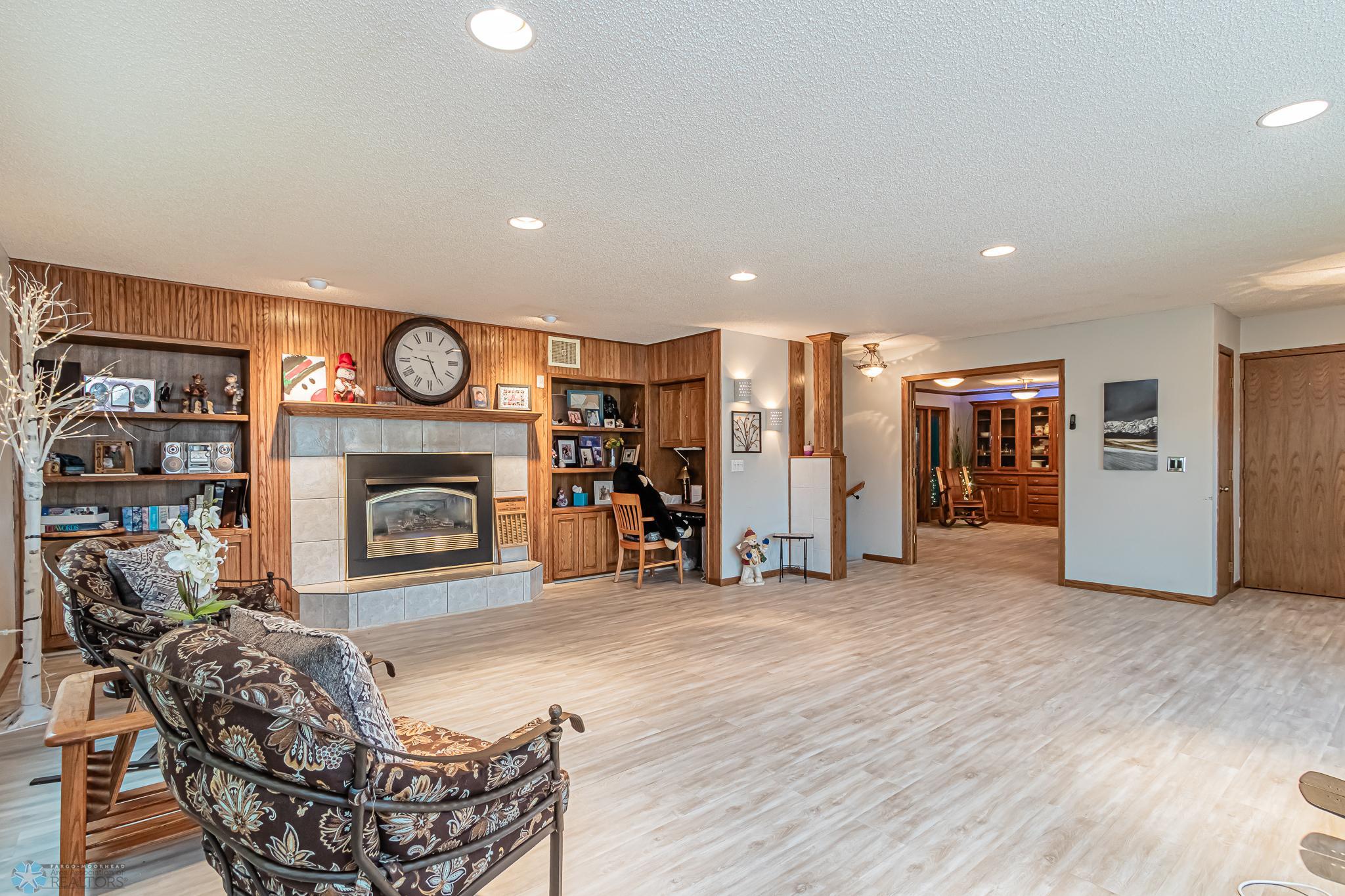 627 7th ave W, West Fargo, ND-05.jpg