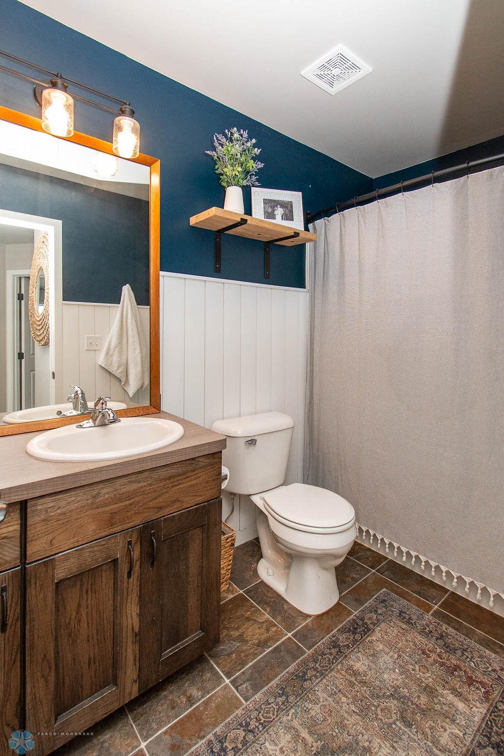 Bathroom 2- Full bath