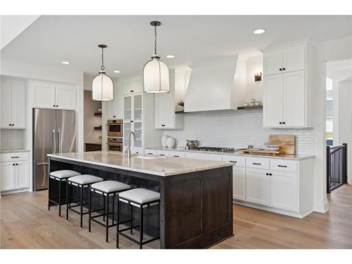 11104 Johnson Ridge, Eden Prairie, MN 55347