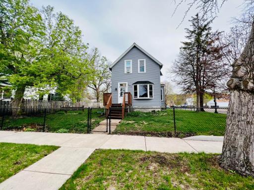 863 Watson Avenue, Saint Paul, MN 55102