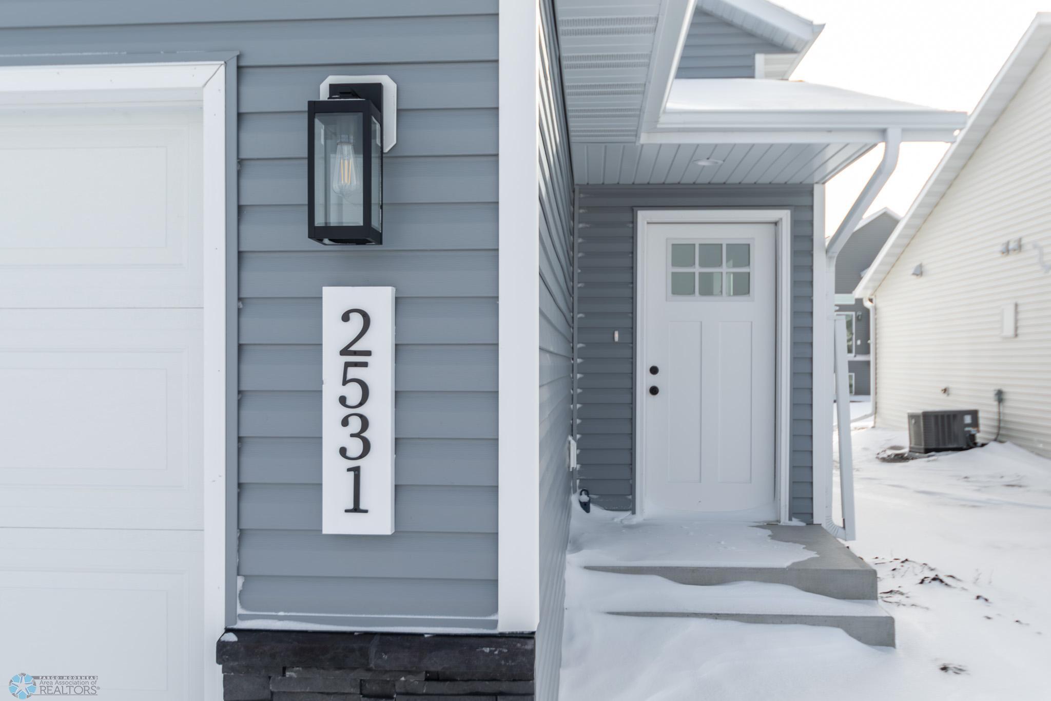 2531 Front Door.jpg