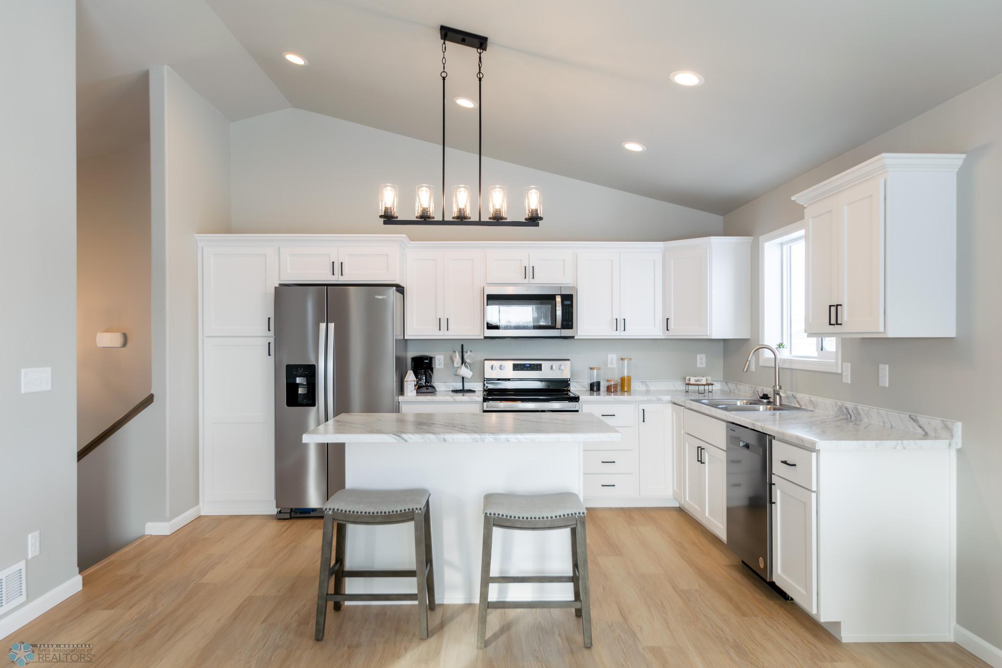 2531 Kitchen 2.jpg
