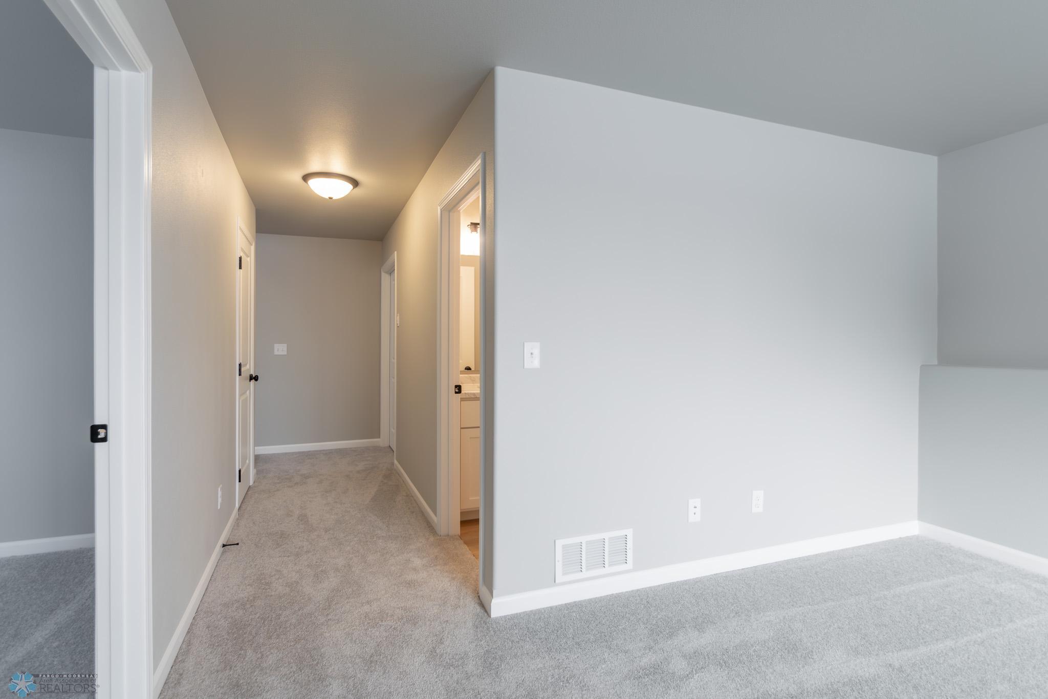 2531 Lower Level Hallway.jpg