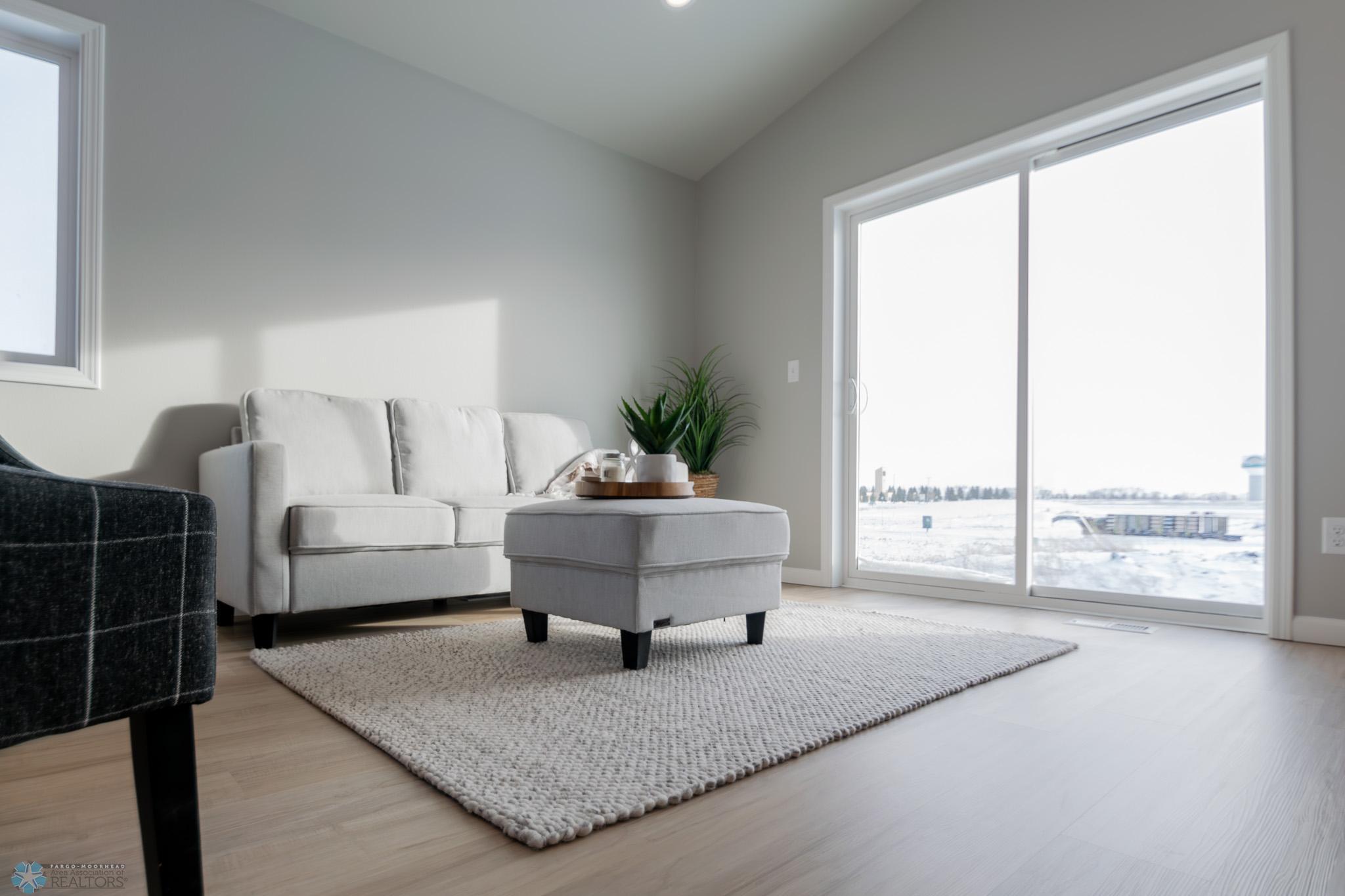 2531 Living Room 2.jpg