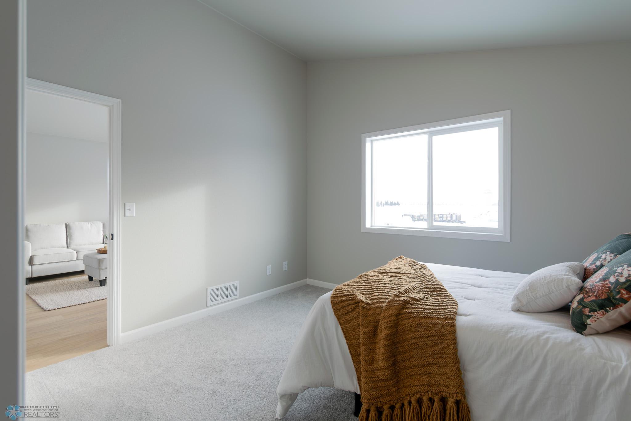 2531 Master Bedroom 4.jpg