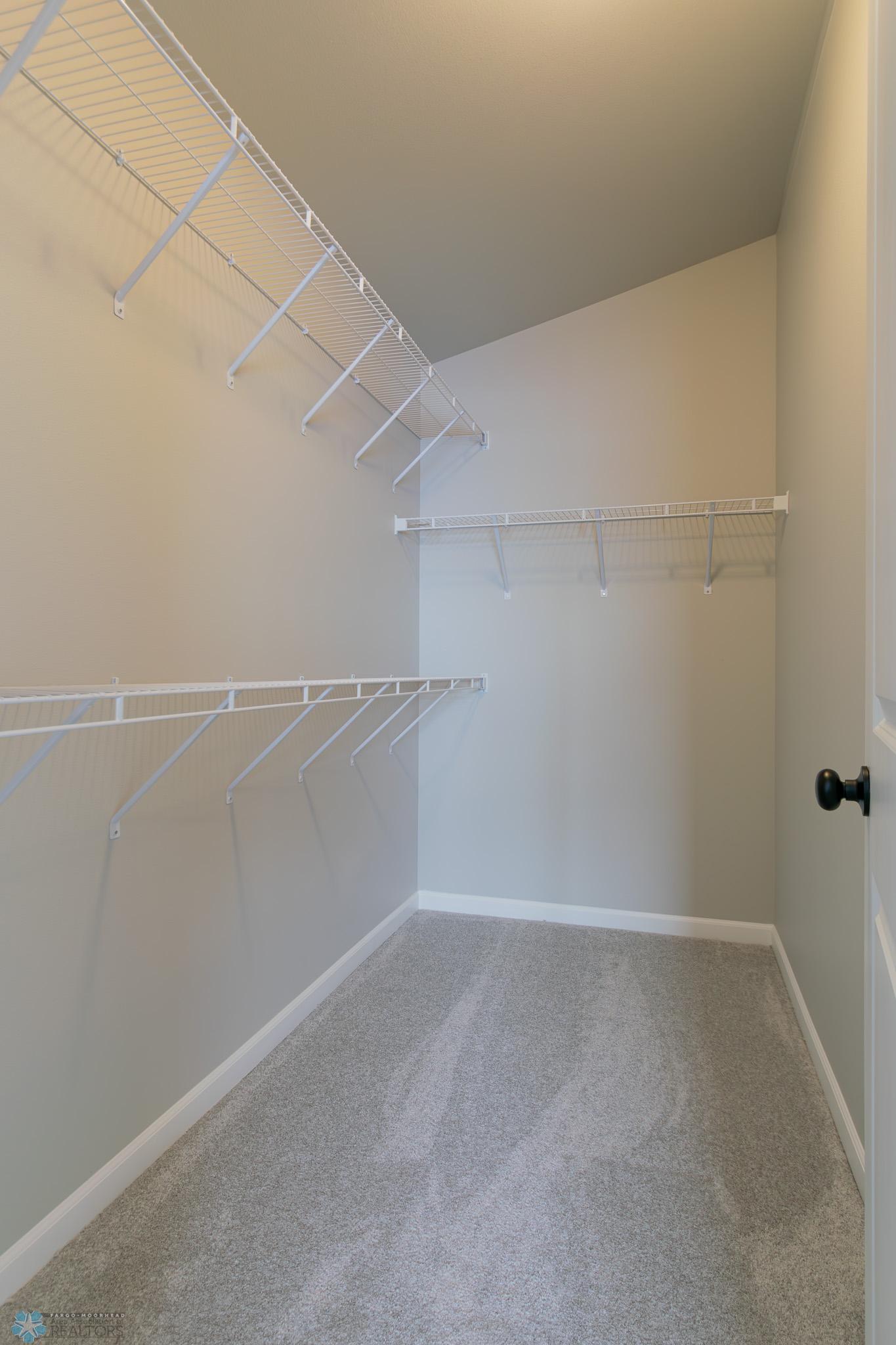 2531 Master Closet.jpg
