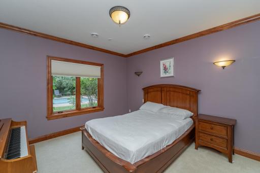 880 Weatherhill Woods Lane SW, Rochester, MN 55902
