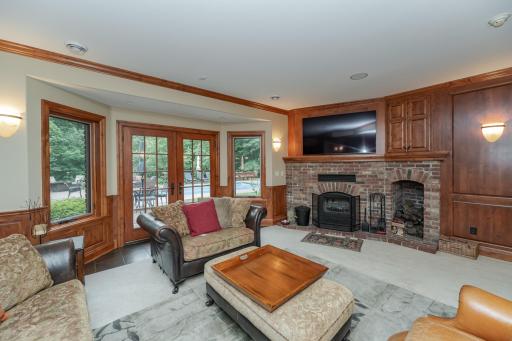 880 Weatherhill Woods Lane SW, Rochester, MN 55902