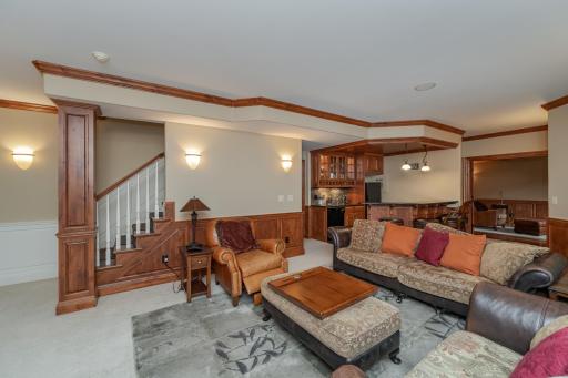 880 Weatherhill Woods Lane SW, Rochester, MN 55902