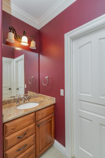 880 Weatherhill Woods Lane SW, Rochester, MN 55902