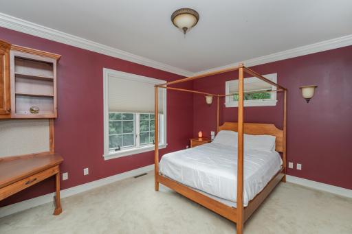 880 Weatherhill Woods Lane SW, Rochester, MN 55902