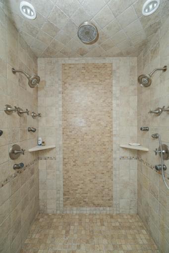 880 Weatherhill Woods Lane SW, Rochester, MN 55902