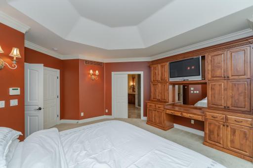 880 Weatherhill Woods Lane SW, Rochester, MN 55902