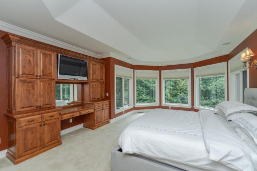 880 Weatherhill Woods Lane SW, Rochester, MN 55902