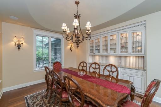 880 Weatherhill Woods Lane SW, Rochester, MN 55902
