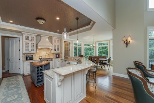 880 Weatherhill Woods Lane SW, Rochester, MN 55902