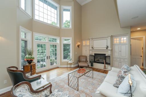 880 Weatherhill Woods Lane SW, Rochester, MN 55902