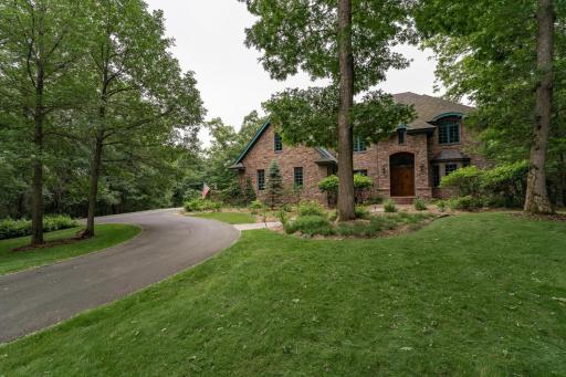 880 Weatherhill Woods Lane SW, Rochester, MN 55902