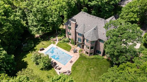 880 Weatherhill Woods Lane SW, Rochester, MN 55902