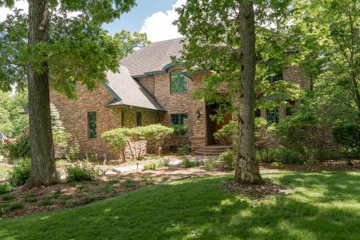 880 Weatherhill Woods Lane SW, Rochester, MN 55902