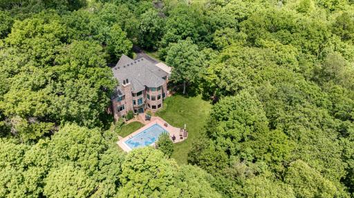 880 Weatherhill Woods Lane SW, Rochester, MN 55902