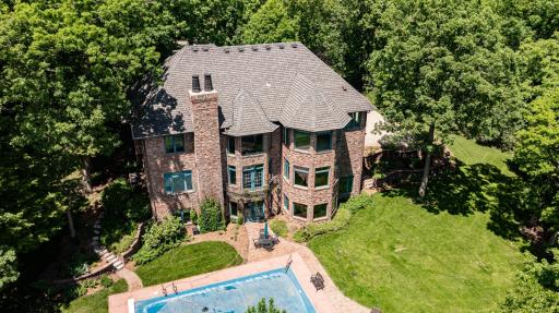 880 Weatherhill Woods Lane SW, Rochester, MN 55902