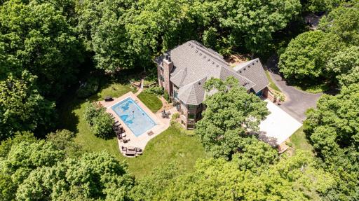 880 Weatherhill Woods Lane SW, Rochester, MN 55902
