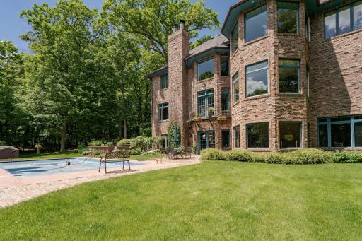 880 Weatherhill Woods Lane SW, Rochester, MN 55902