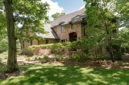 880 Weatherhill Woods Lane SW, Rochester, MN 55902